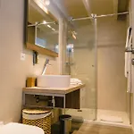 Le Jour Et La Nuit Bed and breakfast 4*